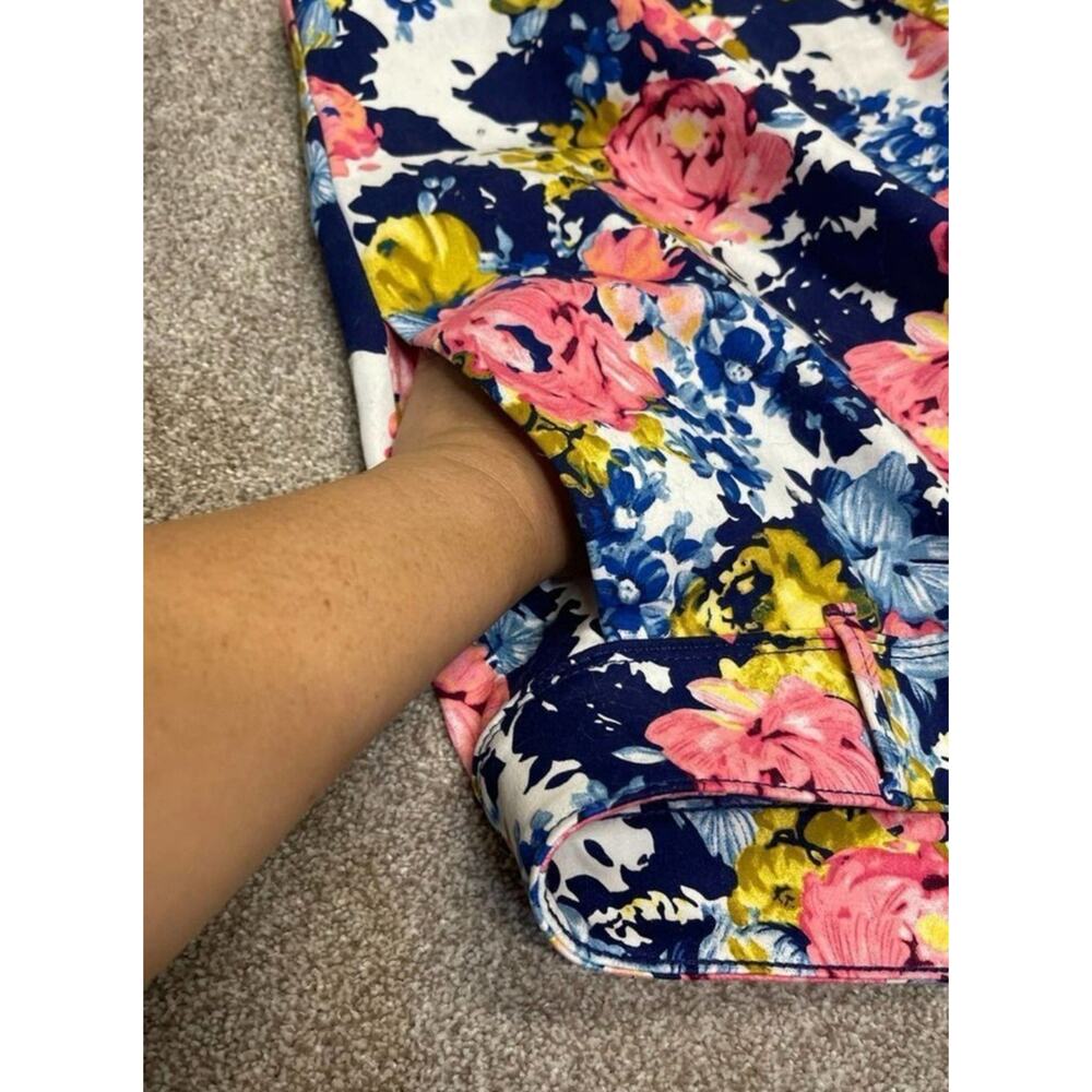 NWT Summer Coastal Floral Isaac Mizrahi Five-Pocket Shorts Sz 4 Navy Multicolor - Picture 11 of 13